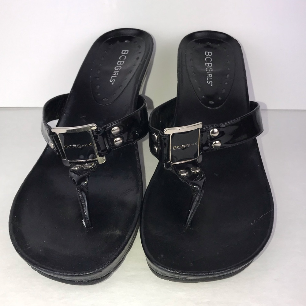 -BCBGirls Patent Leather flipflop wedge nwot 8 1/2